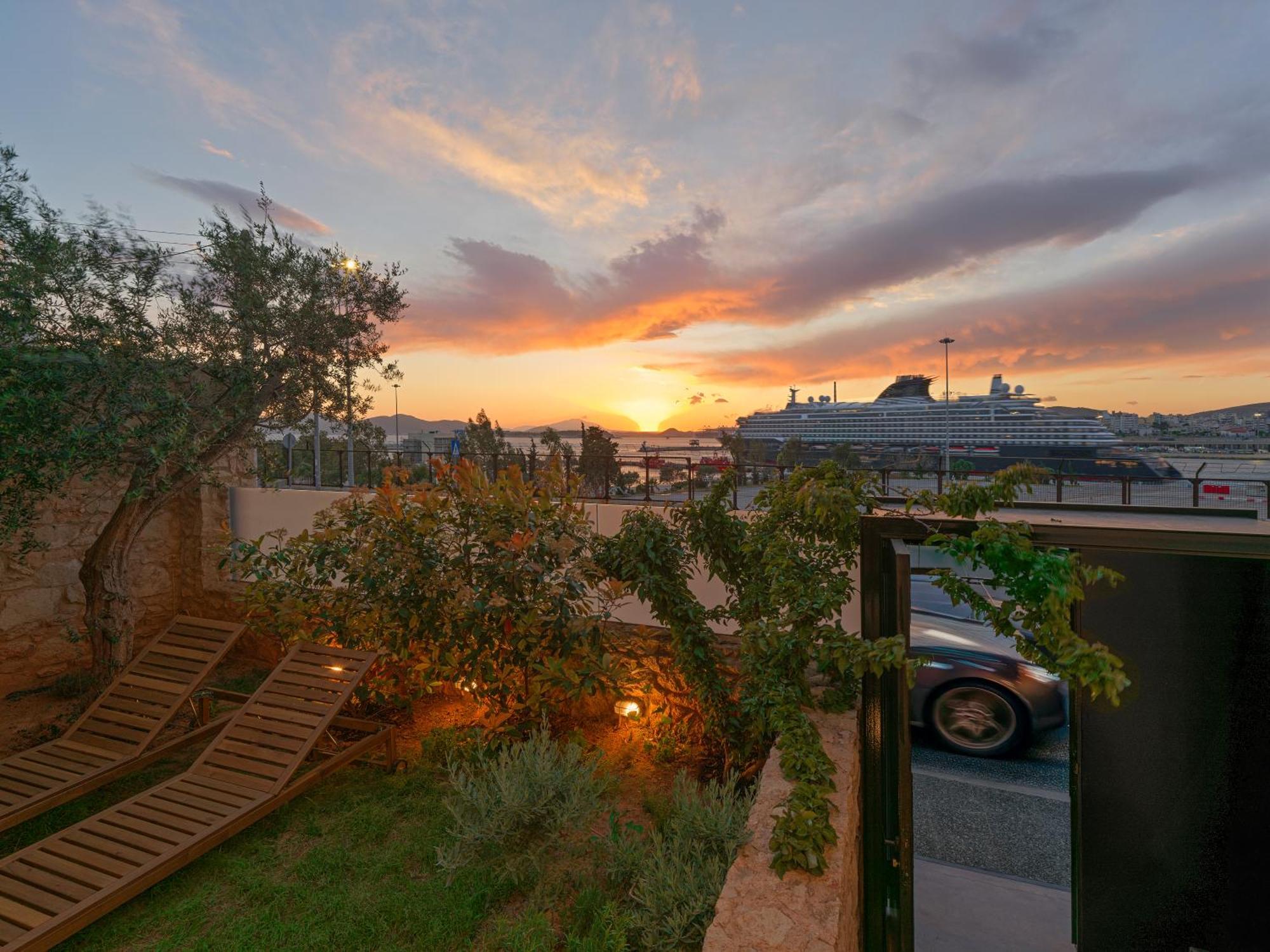 Sea View Garden Suites Piræus Eksteriør billede